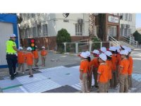 Trafik polislerinden 152 ilkokul öğrencisine trafik eğitimi verildi