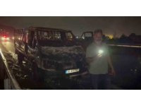 Gözlerinin önünde ekmek teknesi yanan vatandaş, alevlere müdahale etmeyen trafikteki diğer sürücülere tepki gösterdi