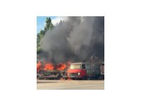 Tatlıcı aracı alevlere teslim oldu