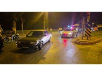 Şerit değiştiren otomobil motosiklete çarptı