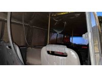 Alanya’da mobilya dükkanını ve kullanılmayan yolcu taşıma servisini ateşe veren kadın yakalandı