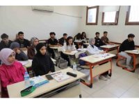 Hatay Büyükşehir Belediyesi kurslarında eğitim alan öğrenciler yüzde 75 başarı oranı sağladı