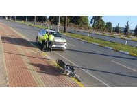 ’Dur’ ihtarına uymayan sürücü kaza yapınca motosikleti bırakıp kaçtı