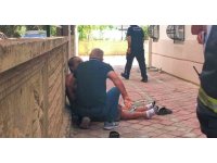 Eline aldığı tiner şişesi ve çakmakla kendini yakmak istedi