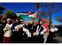 Binlerce Antalyalı Gazze için yürüdü