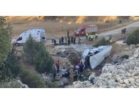 İşçi servisi şarampole devrildi: 5 ölü, 14 yaralı