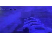 Fırtınanın konteyner ekmek büfesini ve çatıyı uçurduğu anlar kameraya yansıdı