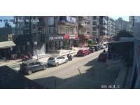 7 bin liralık dondurma dolu sepeti çaldı, marketten alışveriş yaparcasına yoluna devam etti: O anlar kamerada