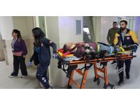 Adana’da tarım işçilerini taşıyan minibüs devrildi: 11 yaralı