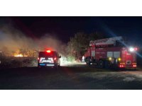 Serik’te yol kenarındaki otluk alanda çıkan yangın korkuttu