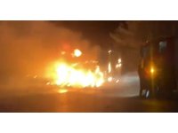 Et yüklü tır dorsesi yandı