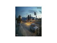 Antalya’da  hafif ticari araçla otomobil çarpıştı: 4 yaralı