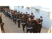Helikopterlerin gözetiminde "Bayğaralar"çetesi adliyeye sevk edildi