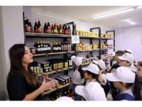 Lider Çocuk Tarım Kampı öğrencilerine kadınların el emeği ürünleri tanıtıldı