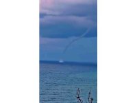 Akdeniz’de oluşan hortum kameraya yansıdı