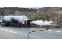 Yanan karbondioksit tankerine profesyonel müdahale felaketi önledi