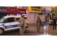 Adana’da çay ocağına kurşun yağmuru: Polis aracı hedef oldu