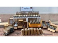 Jandarmanın 2 ayrı adrese düzenlediği operasyonda 350 kilo kıyılmış tütün ele geçirildi